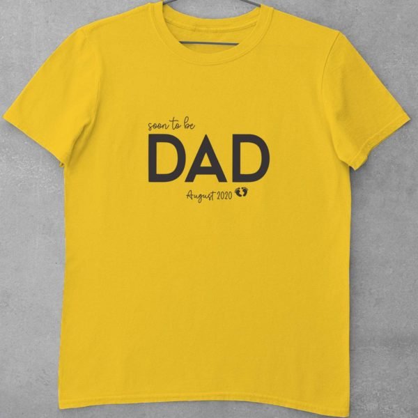 Alternative view of Personlaised Mom-To-Be & Dad-To-Be T-Shirts for Maternity Photoshoot